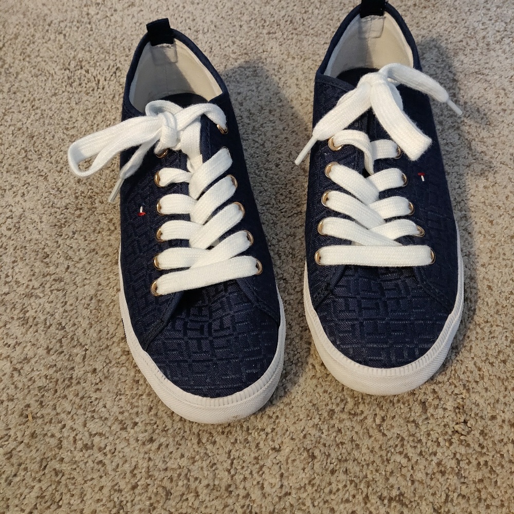 Tommy Hilfiger gym shoes